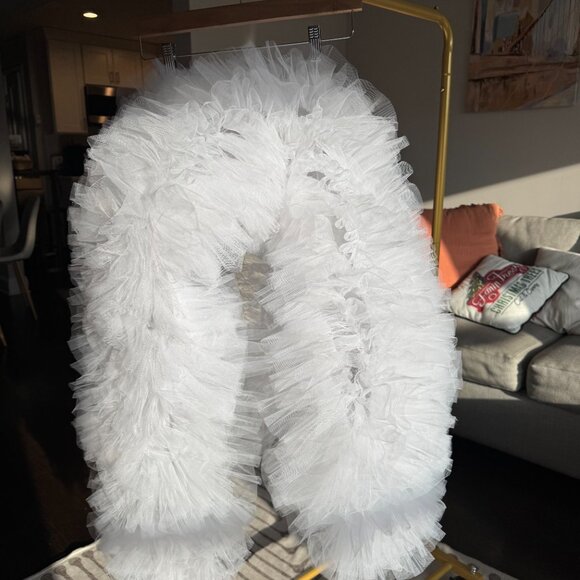 Huge Tulle White Boa - Picture 7 of 7